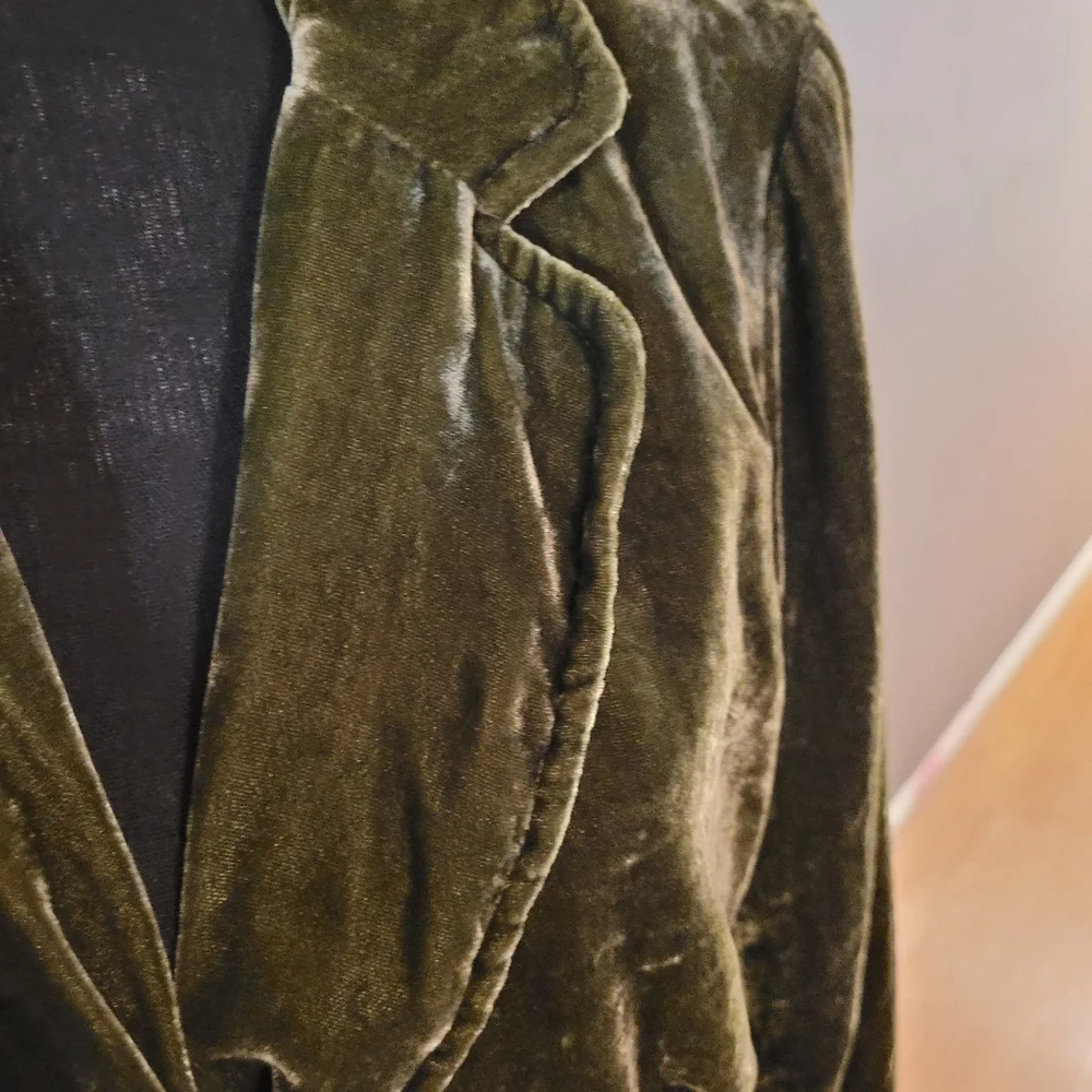 '90s Vintage Crushed Velvet Skirt & Blazer Set - Picture 5 of 11